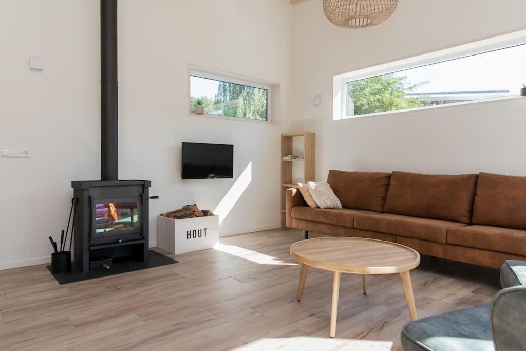 Vakantiehuis Eikzicht Gelegen Aan Het Bos Elsloo  Bagian luar foto