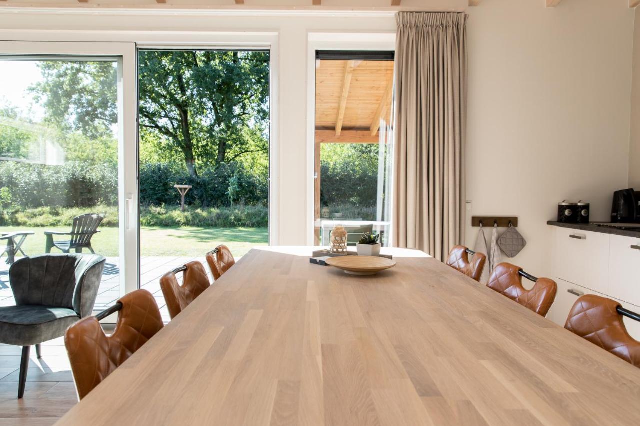 Vakantiehuis Eikzicht Gelegen Aan Het Bos Elsloo  Bagian luar foto